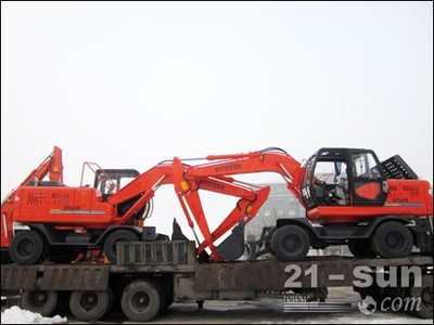 恒特重工出口阿爾及利亞新年首批挖機啟運--行業動態--中國工程機械商貿網